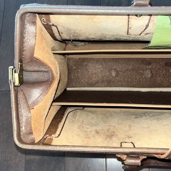 Genuine Cowhide doctors brief case vintage - Picture 12 of 15